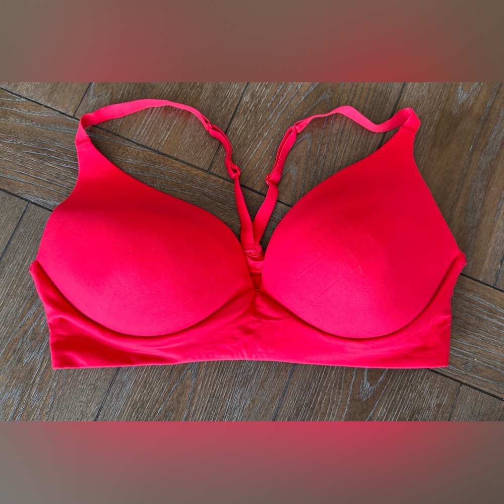 Victoria's Secret Vibrant red Bra